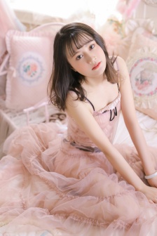 学渣坐学霸的鸡叭上写题