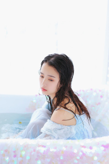 黑人社长和少妇在线播放